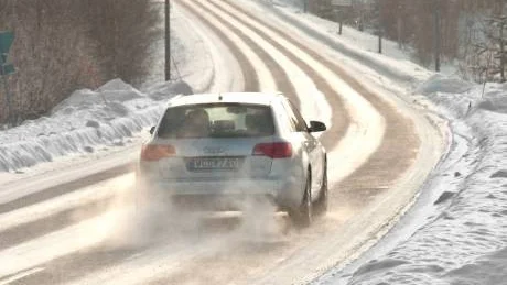 Svängleden får ta emot trafiken från väg 97 från och med 1 maj och två månader framåt. 30 km/tim kommer att råda vid Ica Sävast, 70 km/tim i övrigt.