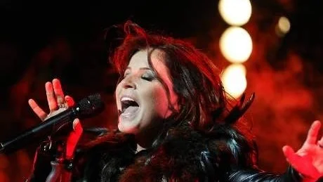 Carola.