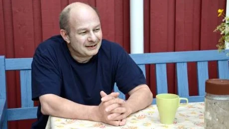 UTAN BOSTAD. Allan Fjällblad har nyligen återvänt till Pajala men har inte lyckats hitta någon bostad. Drygt 400 står i kö just nu.