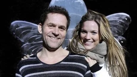 LEDARE. Programledarduon Rickard Olsson och Marie Serneholt är chockade och lyckliga över att få leda Melodifestivalen 2011.