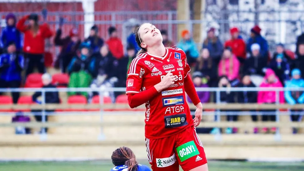 Pauline Hammarlund tröstmålade.
