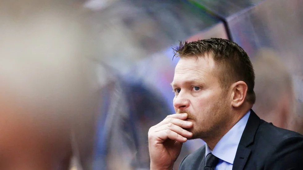 Avgörande. Jacob Micflikiers, mycket tveksamma utvisning, gav Färjestad momentum och till slut också matchen, ansåg Luleås tränare Joakim Fagervall.