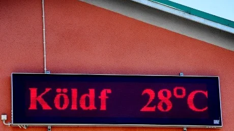 KALL JULI. Den 29 maj 2013 var det 28 grader i skuggan. Den temperaturen var okänd i juli i Lulep.
