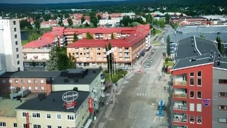 TVÅ ALTERNATIV. Det återstår två alternativ i frågan om var bussterminalen i Boden ska vara. Längs Kungsgatan ner mot Kungsbron eller i Stadshusparken. På kommunens webbsida får bodensare tycka till.