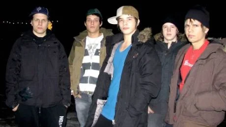 SKATESPRÅKRÖR. Skateintresset i Gällivare organsieras nu i en en sektion vid IOGT-NTO/UNF. Den nybidlade interimssektionsstyrelsen aviserar en samordnad insats för att nå målet - en egen skatehall, ordförande: Benny Öderyd, ordförande, Christoffer Sundqvist,vice ordförande: sekreterare: Robin Nilsson,kassör, Jimmy Skinnari, ledamot: Robin Pilestedt, i styrelsen ingår även Andreas Kula och Mikael Sedig.  Foto: Kenth Bergmark