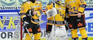 Det var nära ögat när Tuokko försökte sänka Pavel Skrbek