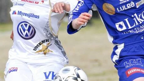 HJÄLTE. Lena Blomqvist blev matchhjälte för sitt Alviks IK då hon gjorde matchens enda mål mot Åkullsjön. 1-0-målet betydde att laget är vidare i Svenska cupen.Foto: ANDREAS WÄLITALO