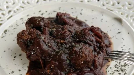 med röksmak. Quornbullar i rökig tomatsås. Här gäller det att hitta en skön rökig smak, helst i form av chipotle, rökt jalapeñochili. Foto: FERDRIK SANDBERG/SCANPIX