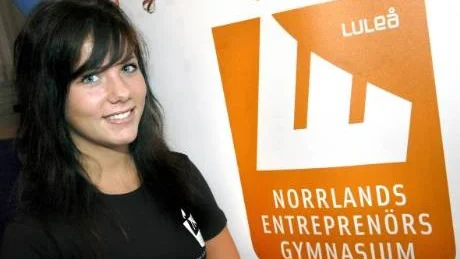 GYMNASIEELEV. Frida Markstedt går i årskurs två på ENP-gymnaiset. Orsaken till att hon sökte sig dit är att hon ville prova på något nytt. "Jag är en person som tar mycket ansvar och är kreativ, jag ville ta ansvar för mina egna studier", säger hon.