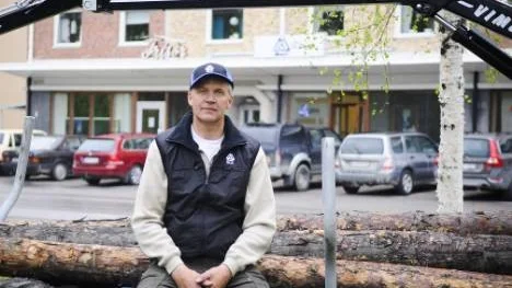 När SCA lade ner kontoret försämrades kontakten med skogsägarna.  "Jag tror att det är bättre att finnas lokalt förankrade", säger virkesköparen Anders Sundström som jobbar mot Älvsbyn.