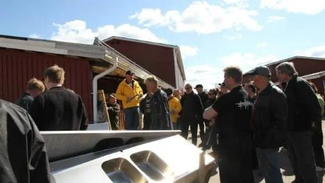Den välbesökta auktionen genererade 181 tusen kronor som skänks till cancerforskningen.