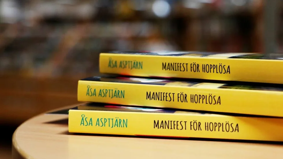 Hanna Eriksson läser Manifest för hopplösa av Åsa Asptjärn.