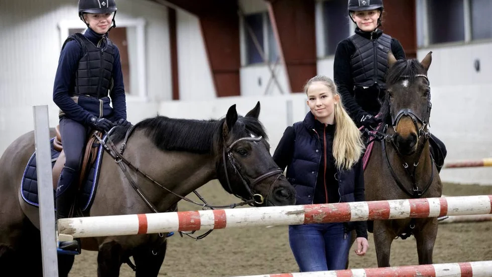 ALLSVENSKAN. Nina Backman, Tilda Lundberg och ­Clara Marklund var med i Piteå RK:s lag i första omgången av ponnyallsvenskan. I?laget ingick även Jennifer Lidström. (arkivbild)?