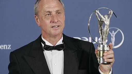 AVLIDEN. Johan Cruyff är död. Han dog i cancer.