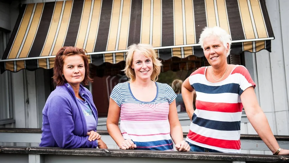 Låtit ske. Severina Reinhardt, Sara Lundström och Beatrice Lundström, som jobbar i förskolan, imponeras inte över kommunpolitikernas behandling av Moskosel.