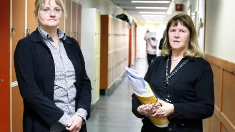 Lärarna Maria Alm och Maj-Lis Brännström ingår i ett av Solanderskolans mobbningsteam. De har inte märkt att mobbningen ökat på skolan utan menar att antalet fall varierar från år till år.