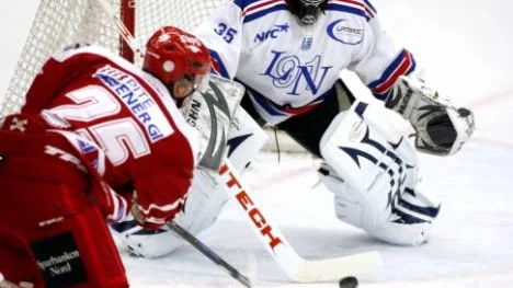 Rikard Långs gav Piteå ledningen i träningsmatchen mot LN 91. Men det var först i sista perioden spelet började fungera för Piteå.