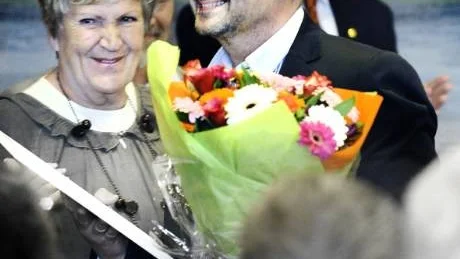 MILJÖPRISAD. En glad Gunnar Thålin, vd för Galären, tog på måndagen mot kommunens miljöpris av bland andra ordföranden Margaretha Lindbäck.