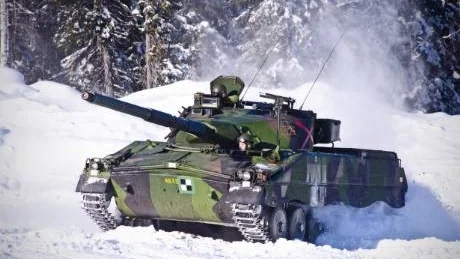 FÖRÖVNING. Det nalkas storövning i norra Norge. 15.550 personer kommer delta under Cold response den 12-21 mars. Just nu förbereder sig flera av de svenska deltagarna i Boden.