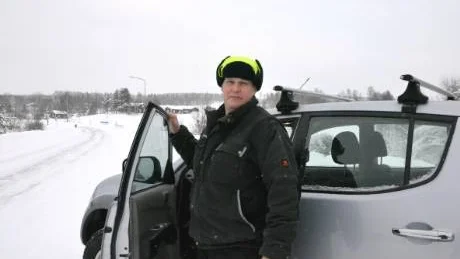 BÄTTRE KONTROLL. "Trafikverket borde åka ut och besikta sina vägar oftare, det är rent bedrövligt i vilket skick de är", säger Thomas Lindbäck.