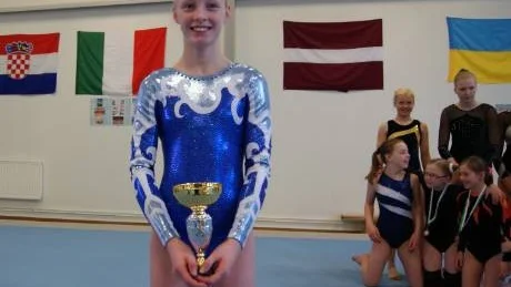 Bäst. Linnea Åberg, Älvsbygymnasterna, är distriktets bästa gymnast. Hon vann DM-tävlingarna som avgjordes på hemmaplan i Älvsbyn. Foto: Kent Risberg Vikström