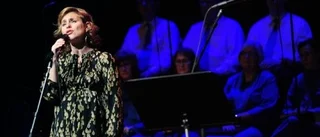 Helen Sjöholm imponerar