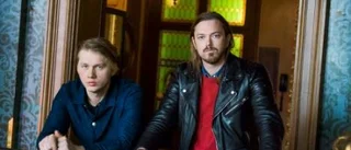 Mörkare Johnossi återvänder som trio