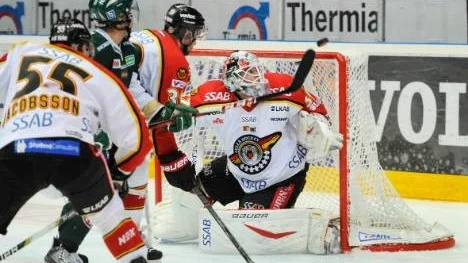 Luleås målvakt Johan Gustafsson hoppades få hålla nollan mot Färjestad. Men det var inte ens nära. Färjestad vann med 4-0 och det var lagets sjunde raka seger hemma över Luleå. Ett Luleå som svarade för en mycket blek insats.