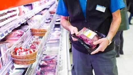 "Frågar man kunderna vill de gärna ha närproducerat, men sen i slutändan handlar det ofta om priset", säger Per Setterqvist, Coop Forum.