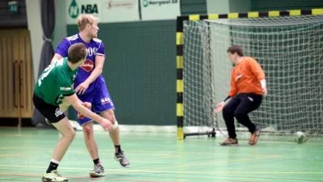 Här gör Grim Rosendahl ett av sina två mål i Strömnäs GIF:s match mot Sundsvall.