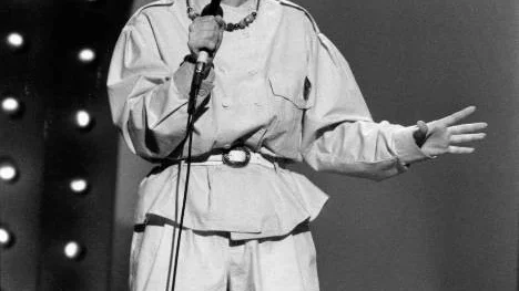 Carola Häggkvist på Palladium i Malmö den 26 februari 1983. Segern i Melodifestivalen är ett klassiskt ögonblick i svensk nöjeshistoria. Sedan den dagen är hon en av de mest kända personerna i landet.