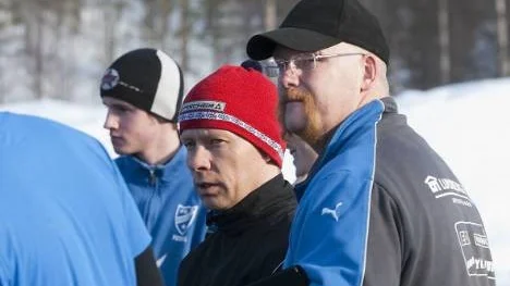 Leif Johansson, till vänster, och Lenn Enqvist, ledare för division sex-laget, blickar framåt mot en utvecklande säsong för IFK Arvidsjaurs fotbollslag.