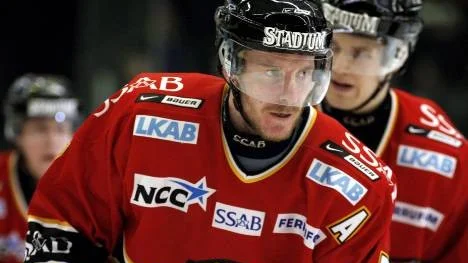 Jan Sandström lämnade Piteå Hockey 1997. Nu går han in på sin nionde säsong med Luleå Hockey i elitserien - och han har roligt. "Så här bra har det aldrig varit. Det är ett skönt gäng och fantastiskt duktiga hockeyspelare", säger han. (Arkivbild)