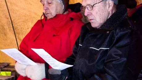 GUDSTJÄNST. Margit och Ingvar Bergdahl, Svartlå var två av söndagens besökare.