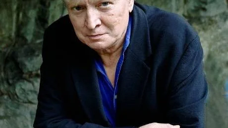 SKRIVER IGEN. Efter ett långt missbruk av amfetamin som nära kostat honom livet har författaren och dramatikern Stig Larsson återvänt till skrivandet.