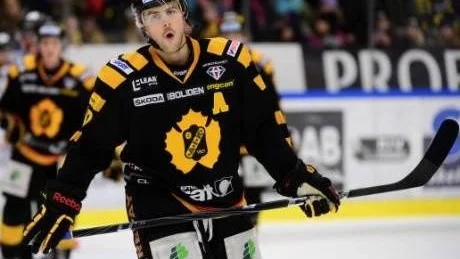 I SKUGGAN. Oscar Lindberg är poängbäst i Skellefteå och har blivit hyllad från alla håll. Joakim Lindström (bilden) delar titeln med Lindberg och är långt i från  lika påpassad av media.