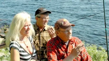 KUNSKAP. Fiskarna Sören Ylikangas och Olof Järvi delgav sina erfarenheter till Anna  Tofftén på torsdagen.