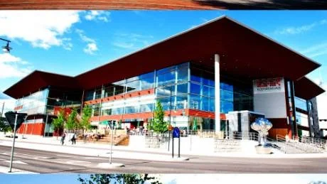TRE BIBLIOTEK. Luleå har tre moderna bibliotekshus: Universitetsbiblioteket, biblioteket i Kulturens hus och Gymnasiebiblioteket. I Mänsklighetens minne, en bibliotekshistorisk antologi, diskuteras innehållet i världens bibliotek. Foto och montage: JOSEFIN WIKLUND
