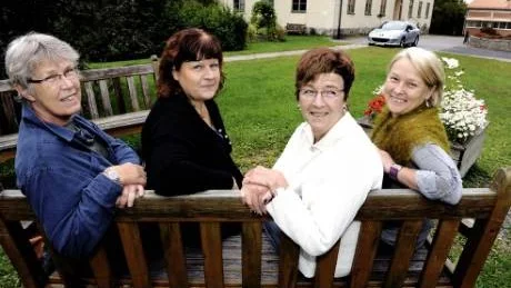 STOPPA FRI ETABLERING. "Om det blri maktskifte efter valet hösten 2010 kommer lagen om fri etablering rivas upp", säger vänsterpartisten Mona Lisa Norrman, Jämtland, längst till höger. Från vänster hennes partikamrater Gunilla Hegardt, Västerbotten, Susanne Sundqvist, Västernorrland och Monica Carlsson, Norrbotten.