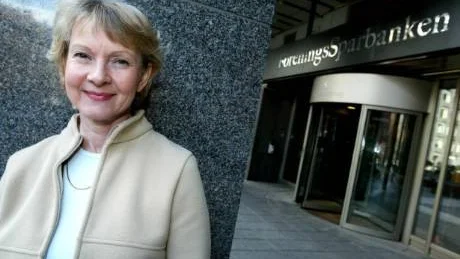 VIKTIGT SPARANDE. "Ungdomar verkar inte ha förstått vitsen med sparande. Många av dem är uppvuxna i ett överflödssamhälle. Det man vill ha ska man ha nu! Men så enkelt blir det inte alltid i livet", säger Swedbanks privatekonom Ylva Yngveson.