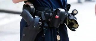 Flera poliser ska avväpnas