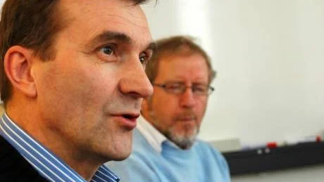 TRÅKIGT. Barn- och utbildningsnämndens ordförande Roger Suup tycker att det är tråkigt att sommarskolan ställs in på grund av för få elever. Nu ska orsaken utredas.