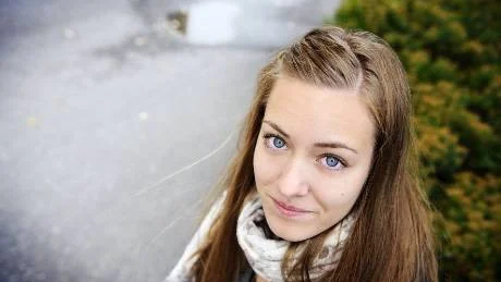 INTE INTRESSERAD. 19-åriga Emelie Siderud är inte särskilt intresserad av politik men ska ändå rösta i riksdagsvalet. Miljöfrågorna är det viktigaste för henne.