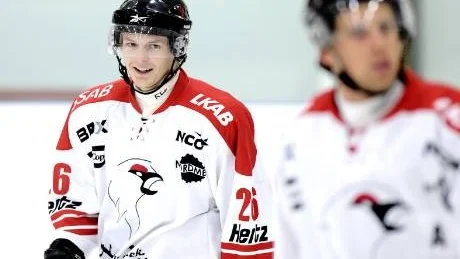 van målskytt. Kim Sunna har klivit fram ordentligt den här säsongen och gjorde matchens        vackraste mål då laget besegrade Teg med 3-2 på hemmaplan under gårdagen.