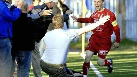 MÅLKUNG. Förra säsongen gjorde Piteå IF:s Viktor Brännström 14 mål på 17 matcher. ?Som forward vill jag göra många mål?, säger han inför söndagens premiär mot Härnösand i division II.