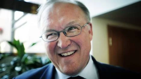förre S-ledaren och statsministern Göran Persson och förre finansministern Pär Nuder (S) tillbaka. Det är det många som gör.