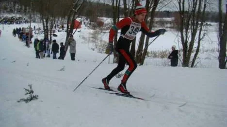 Full fart framåt var det för Tobias Karlsson, Norrfjärdens IF. Tobias vann herrar 14 och han ingick även i det segrande laget i den korta stafetten.