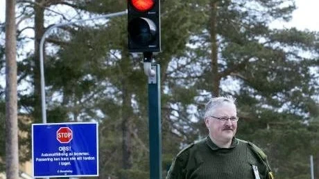 INTE OROLIG. Ständiga förändringar är något som man börjar vänja sig med på F 21 men i dag är det mesta positivt. "Det var ju en vinst att vi fick behålla basbataljonen så vi känner en viss tillförsikt inför framtiden", säger Officersförbundets Leif Edström.