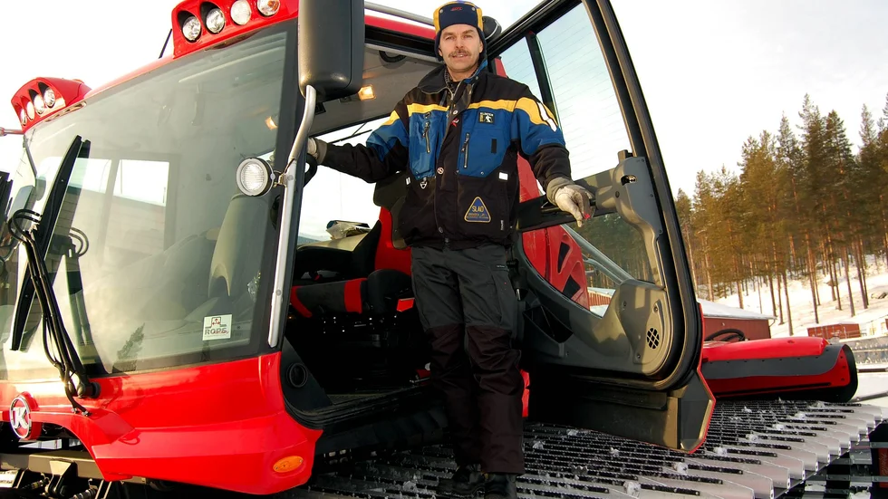 FINT FÖRE. Pistmaskinen ser till att åkarna får fint underlag. Annat var det förr. "Då var det mer som puckelpist", säger Tore Boström. Foto: Linda Kask