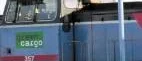 Närmare 400 tjänster ska bort